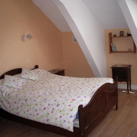 Les Glycines Bed & Breakfast Plaimpied-Givaudins Exterior photo