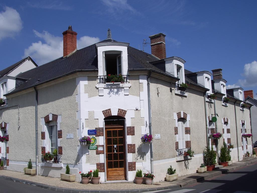 Les Glycines Bed & Breakfast Plaimpied-Givaudins Exterior photo