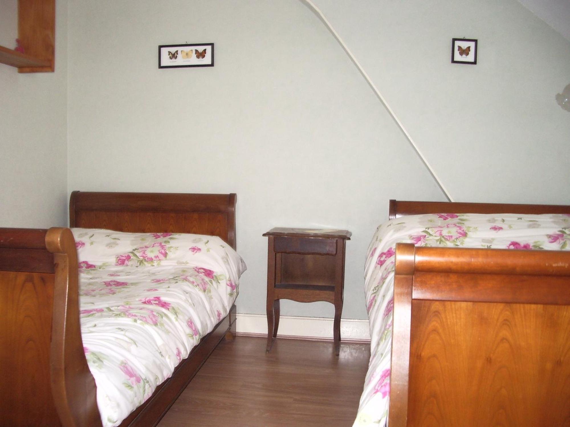 Les Glycines Bed & Breakfast Plaimpied-Givaudins Exterior photo